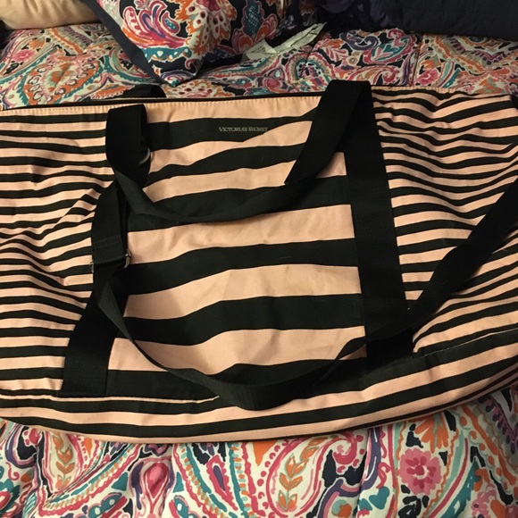 Victorias Secret duffle bag - Picture 3 of 3